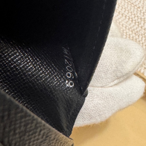 Louis Vuitton Graphite Men's Wallet or Card Holder - Picture 6 of 6